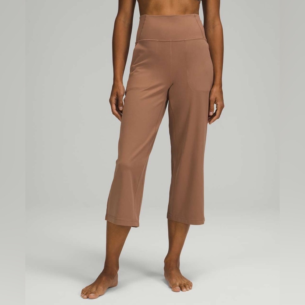lululemon athletica Cropped Wide-Leg Active Pants in Brown as is
